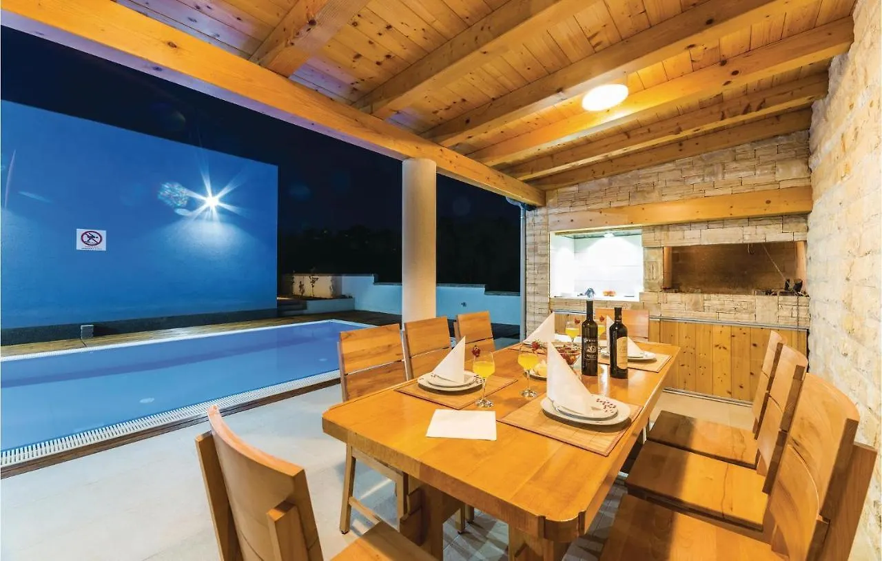 Amazing Apartment In Veli Rat Verunić
